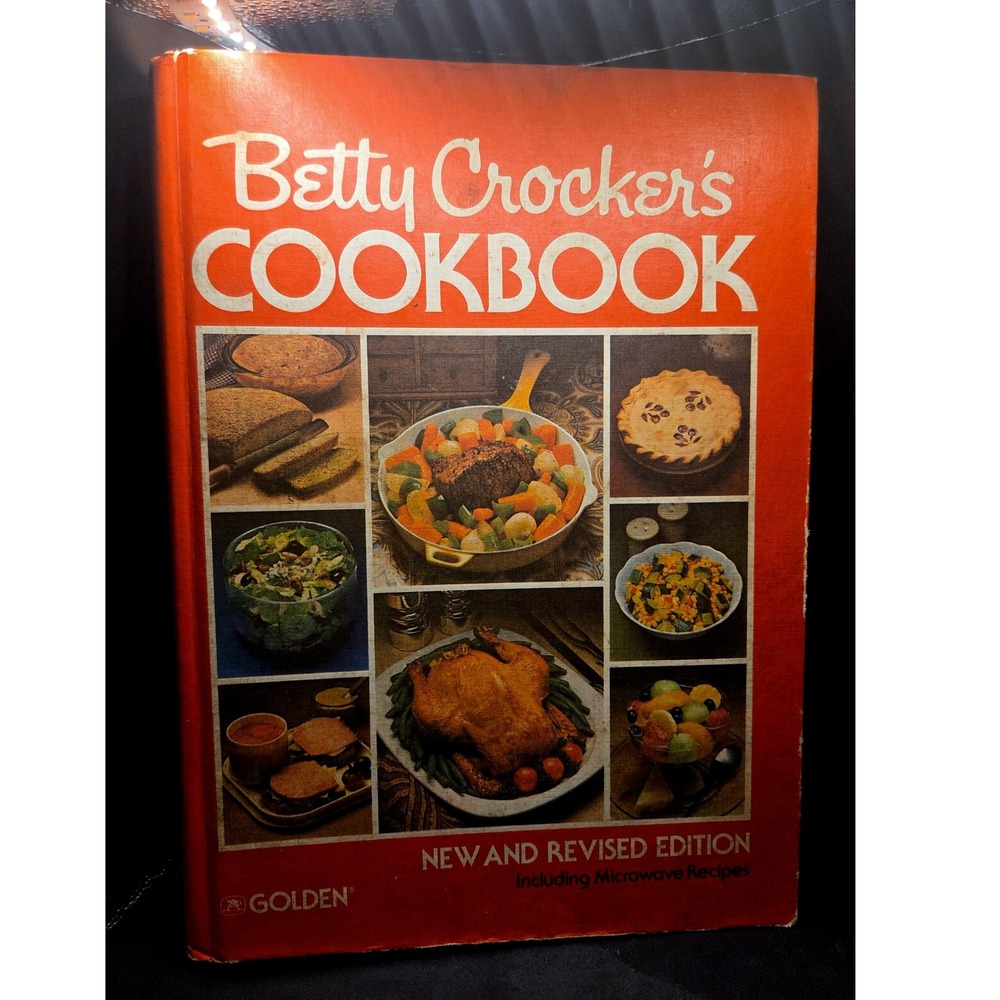 Betty Crocker Cookbook New & Revised Edition 1982 Hardcover Microwave Recipes